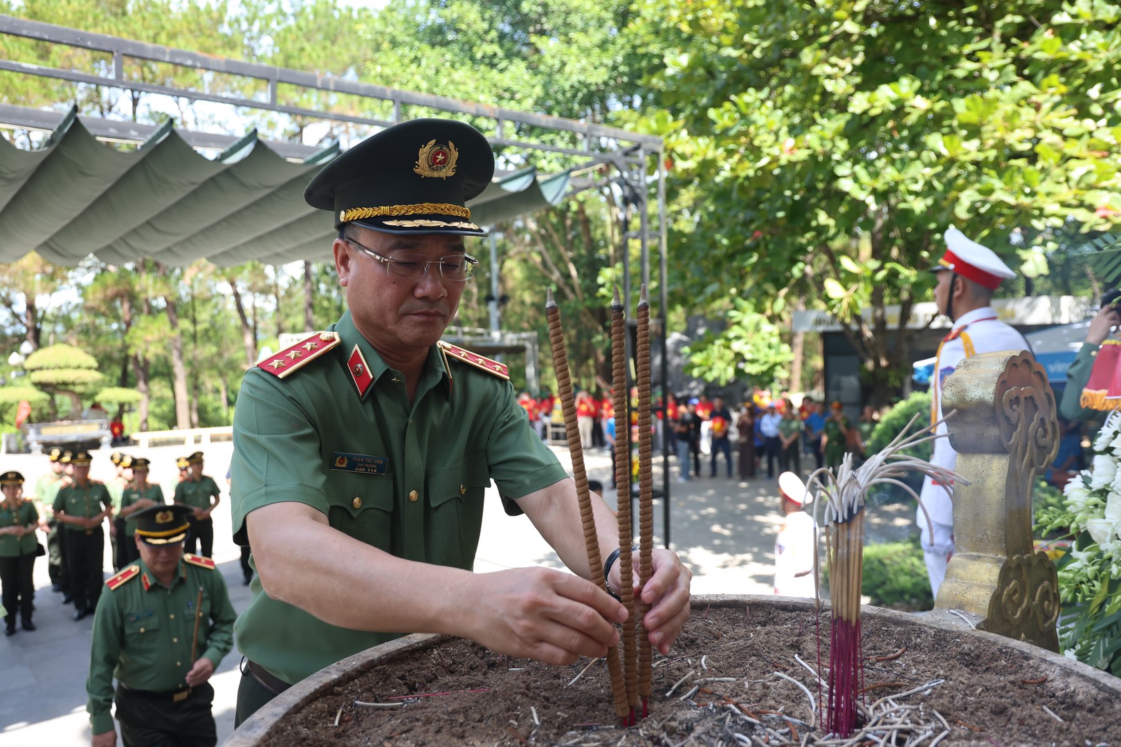 3 dang huong 1.jpg