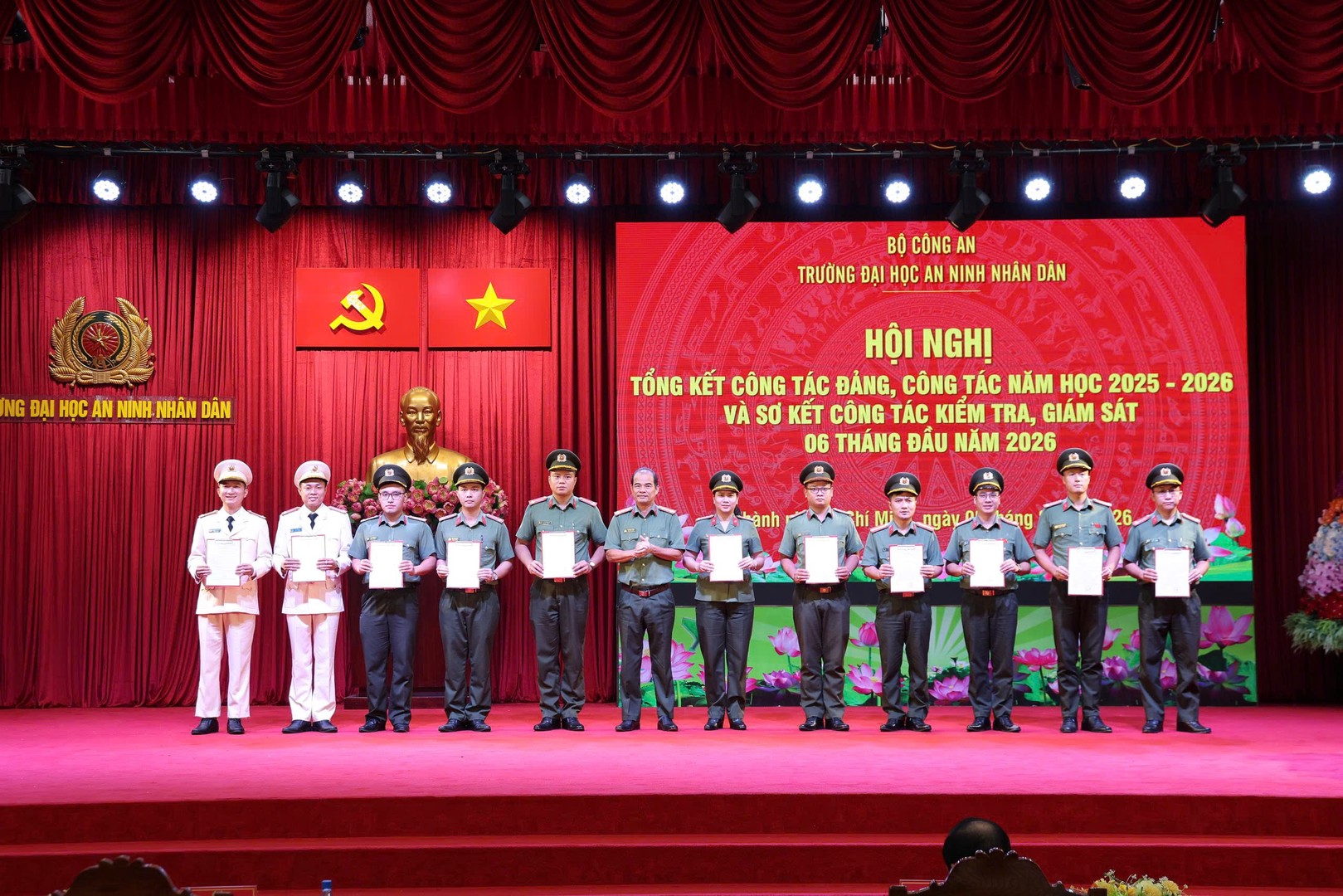HoiNghiTongKetT04.9.jpg