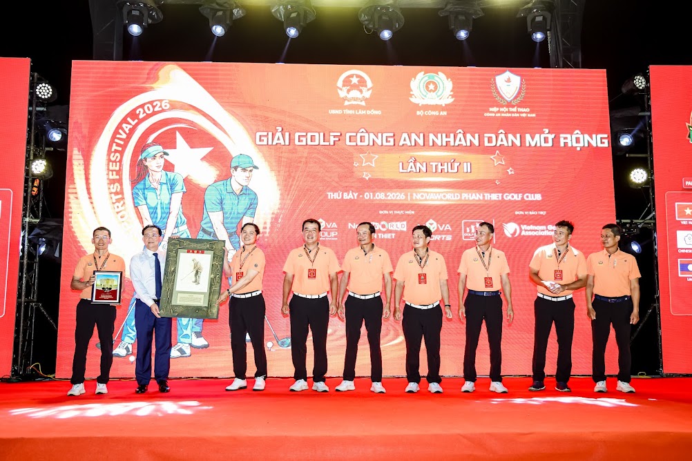 Đấu giá từ thiện 2.jpg