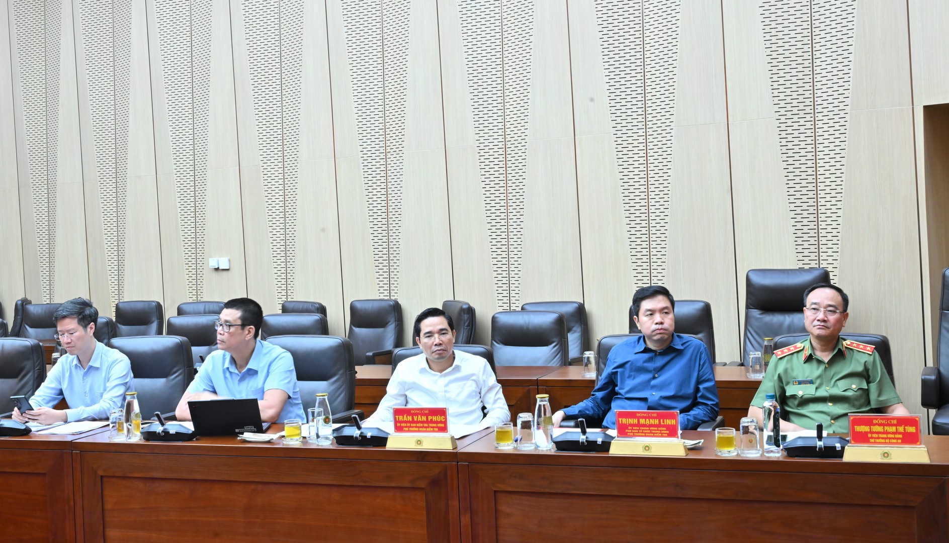 06_qn2 daibieu.jpg