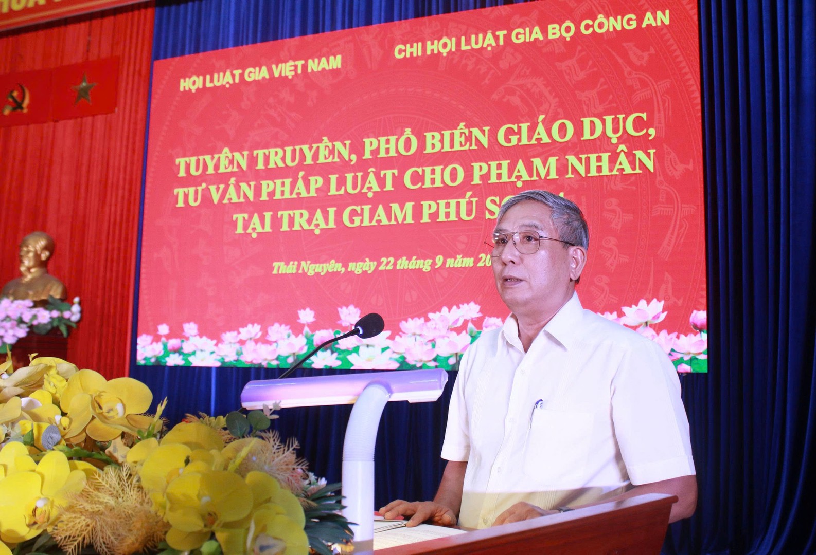 khuyen.JPG