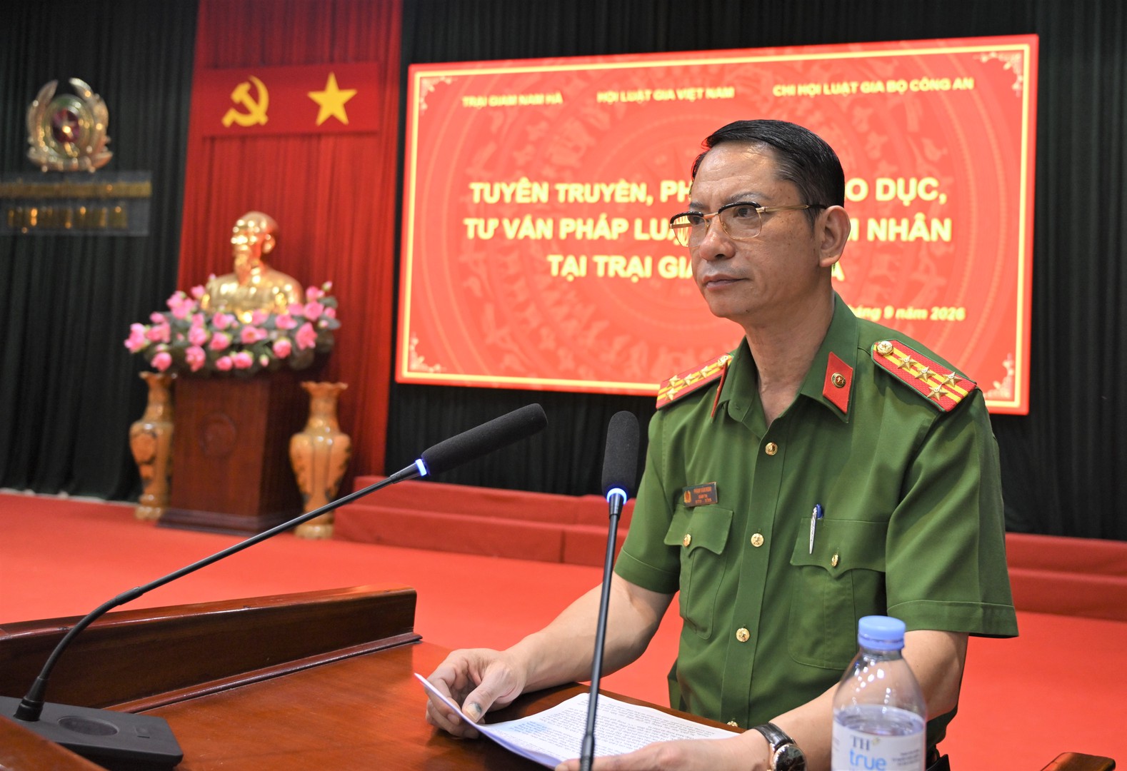nghị1.jpg