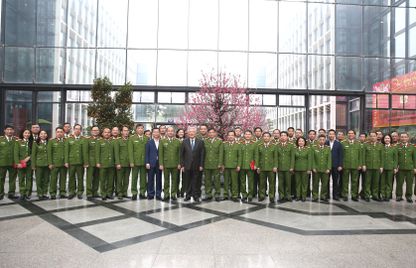 Phó Thủ tướng Thường trực Nguyễn Hòa Bình thăm, chúc Tết cán bộ, chiến sĩ Cục Cảnh sát điều tra tội phạm về tham nhũng, kinh tế, buôn lậu