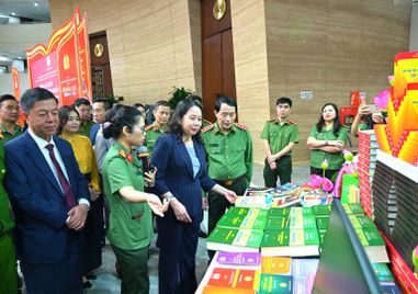 Phát động phong trào đọc sách: “Công an nhân dân theo lời Bác dạy - Đổi mới tư duy - Nâng cao tri thức - Chính quy hiện đại - Vì Đảng, vì dân"