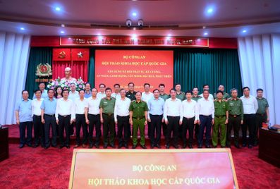 Xây dựng xã hội trật tự, kỷ cương, an toàn, lành mạnh, văn minh, hài hoà, phát triển