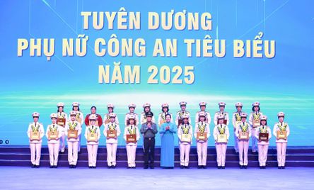 Vinh danh 25 phụ nữ Công an tiêu biểu và 68 nữ Công an cơ sở xuất sắc năm 2025