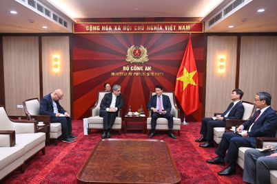 Bộ trưởng Lương Tam Quang tiếp tân Đại sứ Iran