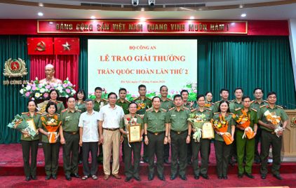 Lễ trao Giải thưởng Trần Quốc Hoàn lần thứ 2 cho các tác giả có công trình khoa học xuất sắc, tiêu biểu 