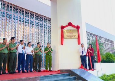 Thứ trưởng Nguyễn Ngọc Lâm dự Lễ gắn biển Trụ sở I Công an tỉnh Quảng Ninh