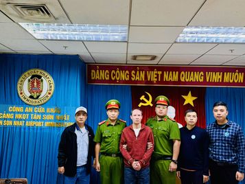 Bộ Công an tiếp nhận phạm nhân phạm tội vận chuyển trái phép chất ma túy từ Nhật Bản về Việt Nam để tiếp tục chấp hành hình phạt tù