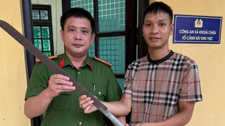 Công an xã Khoái Châu, tỉnh Hưng Yên tăng cường tuyên truyền, vận động nhân dân giao nộp vũ khí, vật liệu nổ, công cụ hỗ trợ và pháo