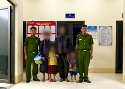 Tuyên Quang: Công an xã Phố Bàng kịp thời giúp 02 cháu nhỏ đi lạc trở về với gia đình an toàn