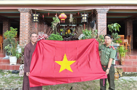 Quảng Ninh: Treo cờ Tổ quốc tại cơ sở thờ tự, điểm sinh hoạt tôn giáo