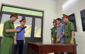 Khởi tố, bắt tạm giam đối tượng có hành vi ngược đãi, hành hạ 02 con ruột tại xã Vĩnh Hưng, tỉnh Phú Thọ