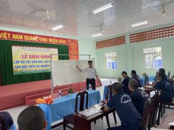 Vinh Long Provincial Police Drug Rehabilitation Facility provides literacy classes for trainees
