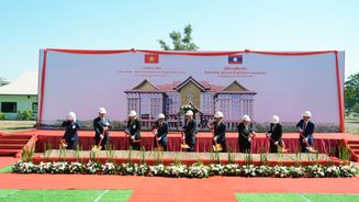 Bộ trưởng Lương Tam Quang dự Lễ động thổ công trình Trung tâm Chỉ huy An ninh Bộ Công an Lào