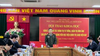 Nâng cao công tác chính trị tư tưởng, quản trị hình ảnh cho đội ngũ cán bộ, giảng viên trong xu thế hiện nay