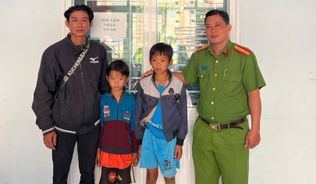 An Giang: Công an xã Bình Sơn kịp thời hỗ trợ tìm kiếm, đưa 02 cháu bé đi lạc về với gia đình an toàn