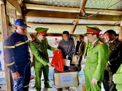 Thanh Hoa police launch “Warm Borderlands” volunteer program