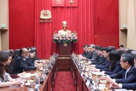 Minister Luong Tam Quang receives UN Under-Secretary-General