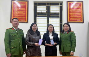 Công an xã Mường Động, tỉnh Phú Thọ phối hợp, hỗ trợ công dân nhận lại 600 triệu đồng chuyển nhầm