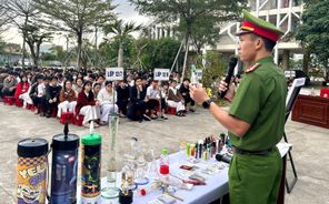 Preventing drugs and e-cigarettes in schools