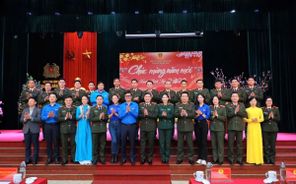 Trung ương Đoàn thăm, chúc Tết cán bộ, đoàn viên thanh niên Trung đoàn 600, Bộ Tư lệnh Cảnh vệ