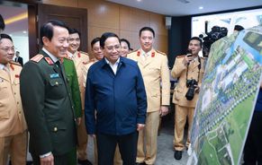 Thủ tướng Chính phủ kiểm tra công tác ứng trực, đảm bảo trật tự an toàn giao thông