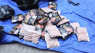 Tuyên Quang: Phát hiện, thu giữ trên 2,3 tấn xúc xích các loại không rõ nguồn gốc xuất xứ