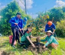 Thủ lĩnh Đoàn tiêu biểu, nhiệt huyết, góp phần đưa công tác Đoàn và phong trào thanh niên phát triển mạnh mẽ