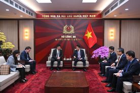 Bộ trưởng Lương Tam Quang tiếp Đại sứ Mông Cổ