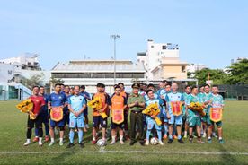 Giao lưu bóng đá giữa Công an tỉnh Khánh Hoà và Hiệp hội hành pháp quốc tế gốc Việt IVLEA