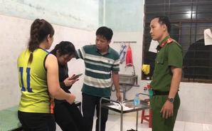 Tổ công tác Công an tỉnh Quảng Ngãi kịp thời cứu giúp người dân bị tai nạn trong đêm