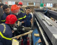 Bắc Ninh: Kịp thời cứu nạn công nhân bị cuốn tay vào máy in công nghiệp
