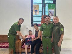 Lào Cai: Lực lượng Công an cơ sở liên tiếp hỗ trợ, đưa trẻ đi lạc trở về với gia đình
