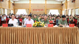 Reviewing project to build Phu Quoc Special Administrative Region into model unit of security, order and urban civilization