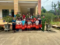 Lan tỏa yêu thương đến trẻ em có hoàn cảnh khó khăn tại vùng cao Lào Cai nhân dịp Quốc tế thiếu nhi 1/6