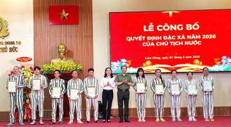Thứ trưởng Lê Văn Tuyến dự Lễ công bố Quyết định đặc xá tại Trại giam Thủ Đức