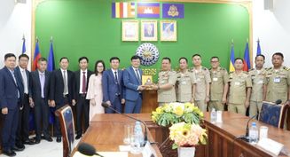 Tăng cường trao đổi kinh nghiệm giữa Công an thành phố Huế với Công an tỉnh Xiêm Riệp, Vương quốc Campuchia