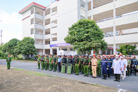 Công an thành phố Cần Thơ diễn tập thực binh xử lý tình huống cướp ngân hàng, bắt giữ con tin