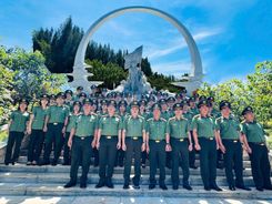 Cục Kế hoạch và Tài chính dâng hoa, dâng hương tại Khu tưởng niệm chiến sĩ Gạc Ma