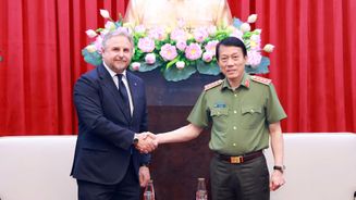 MPS promotes high-tech cooperation with Italian partner