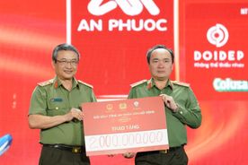 Giải Golf CAND mở rộng lần thứ II: Quyên góp được 2 tỷ đồng xây nhà tình nghĩa vùng biên giới