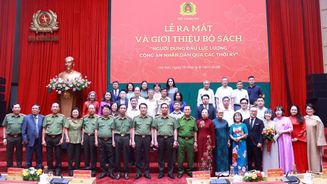 Lễ ra mắt và giới thiệu Bộ sách "Người đứng đầu lực lượng Công an nhân dân qua các thời kỳ"