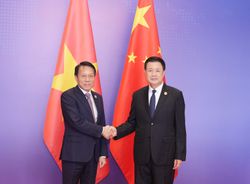 Bộ trưởng Lương Tam Quang hội đàm với Bộ trưởng Bộ Công an Trung Quốc Vương Tiểu Hồng