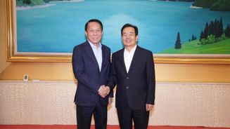 Minister Luong Tam Quang visits Xinjiang Uygur Autonomous Region