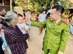 “Đi dân nhớ, ở dân thương” - Dấu ấn đẹp của người Trưởng Công an xã trong lòng Nhân dân