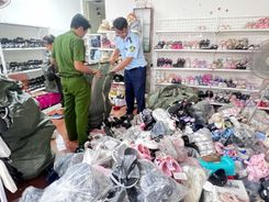 Công an tỉnh Quảng Trị cảnh báo nguy cơ vi phạm pháp luật đối với doanh nghiệp, hộ kinh doanh khi kinh doanh "hàng giả", "hàng nhái" 