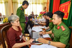 Công an thành phố Cần Thơ triển khai đợt 2 thu nhận mẫu sinh phẩm ADN thân nhân liệt sĩ theo dòng mẹ