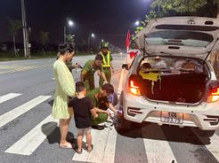 Công an phường Thuỷ Nguyên (Hải Phòng) kịp thời giúp người dân khắc phục ô tô gặp sự cố